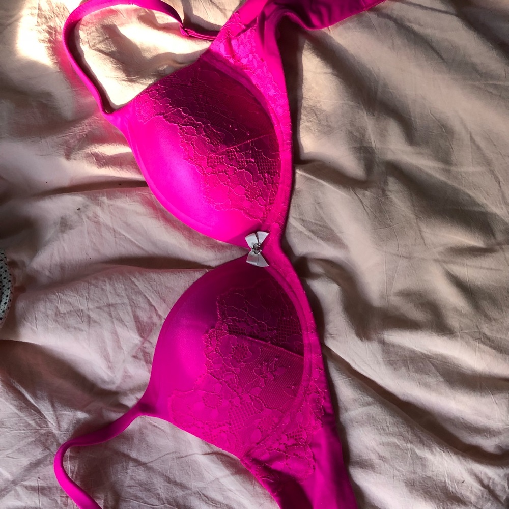 New, wireless VS bra💖